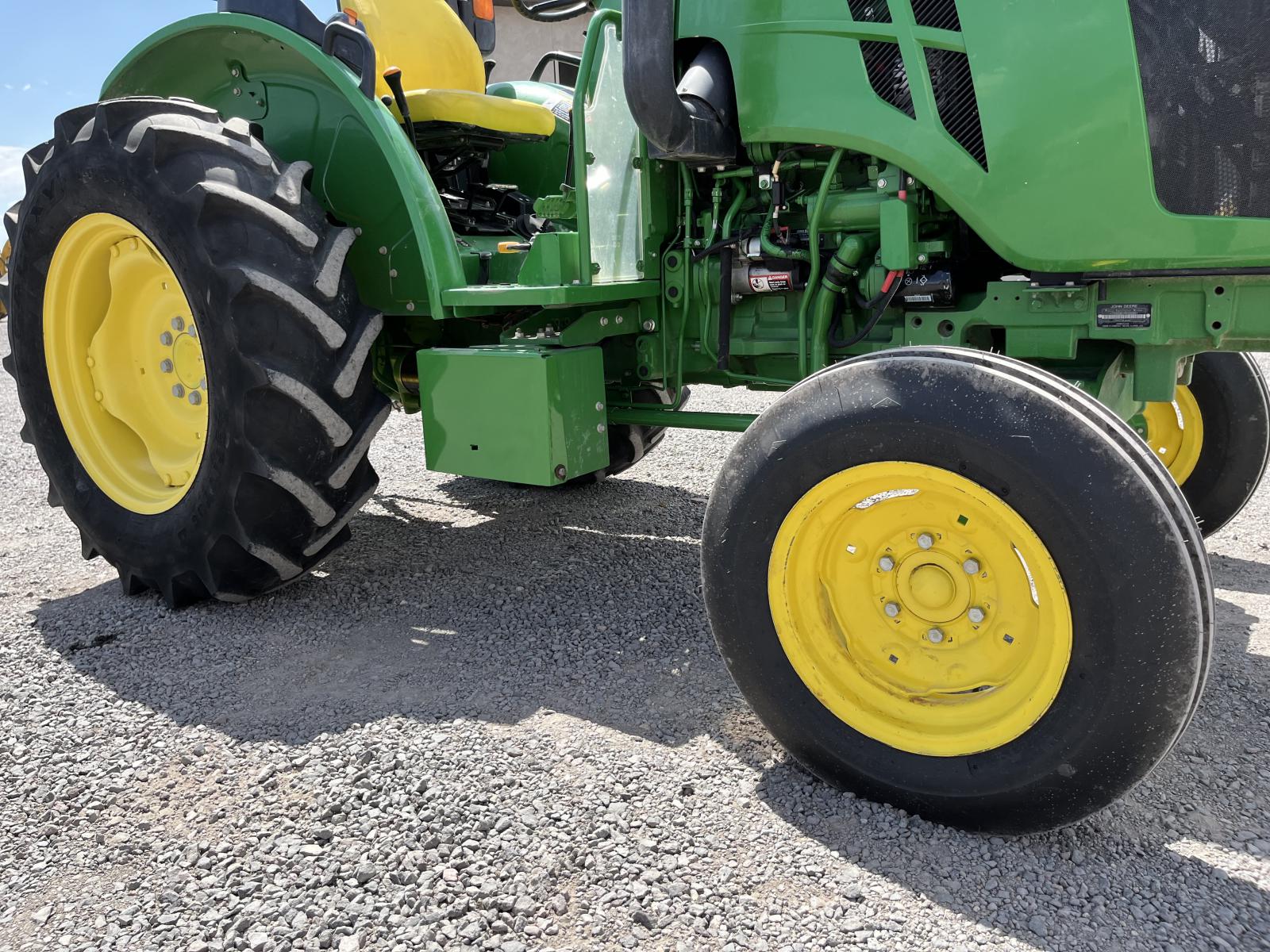 ./imagenes/INVOICE/2019/18007/JOHN DEERE 5055E (7).JPG